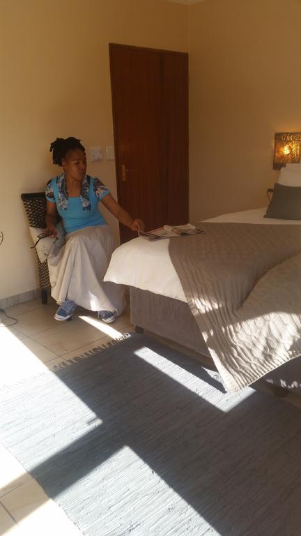 African Phoenix Guest Lodge Johannesbourg Extérieur photo