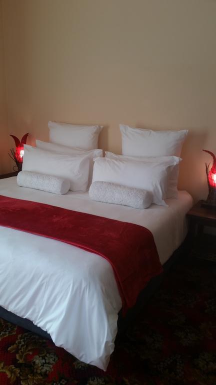 African Phoenix Guest Lodge Johannesbourg Extérieur photo
